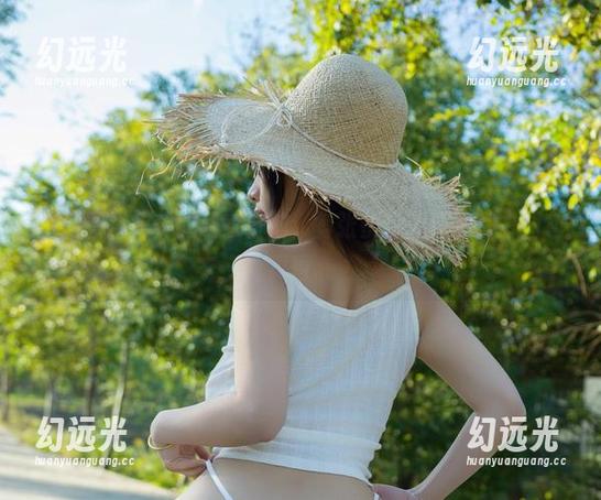 哈，看浅安安的居家自拍，每张都是高清大片，图包真香。