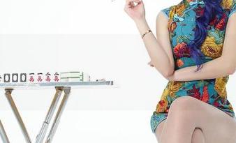 爱丝 – 作品里若兮的清纯气息，像极了刚刚盛开的花朵，恨不得封存在心底。