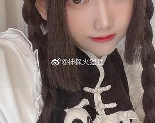 最新泳池写真，神探火狸狸化身水中的精灵，呃，随意感受一下