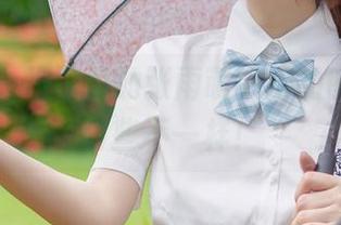 秀人网 – 校园里的张雨萌，她的图库精选有些不一样！