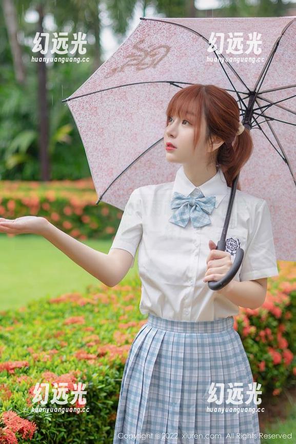 秀人网 - 校园里的张雨萌，她的图库精选有些不一样！
