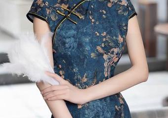 秀人网 – 王曼柔全套泳池写真，下载要快，不然水会变凉哦