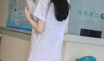 秀人网 – 制服系列专属——糯美子mini的私房原图，谁还在乎规矩？当个坏女孩也挺好的。