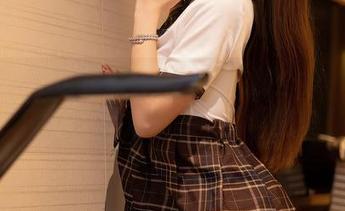 秀人网 – 这就是蛋蛋宝的校服合集，照片里每个角落都藏着某种默契