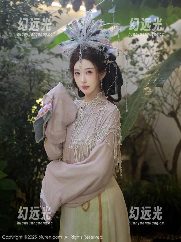 秀人网 - 万圣节来了，金小依合影集大赏，别说我没提醒你哦！