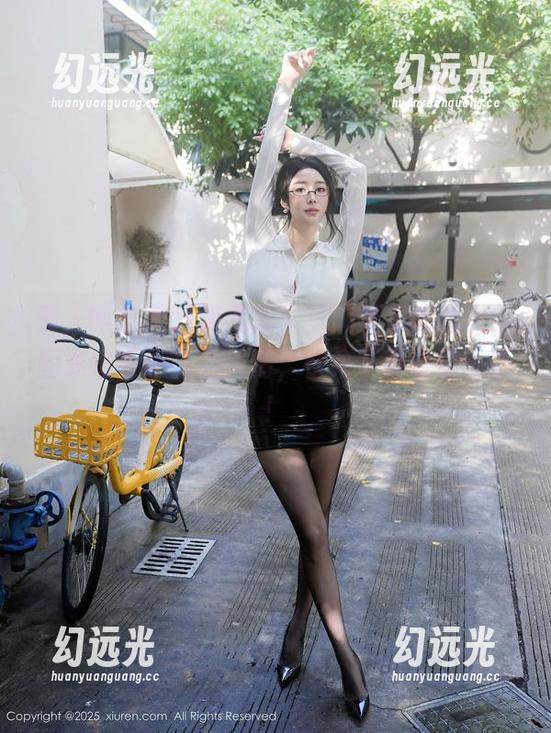 秀人网 - 不只是兔耳朵，陶喜乐的兔女郎图集也有意外的风情，快来下载确认一下！