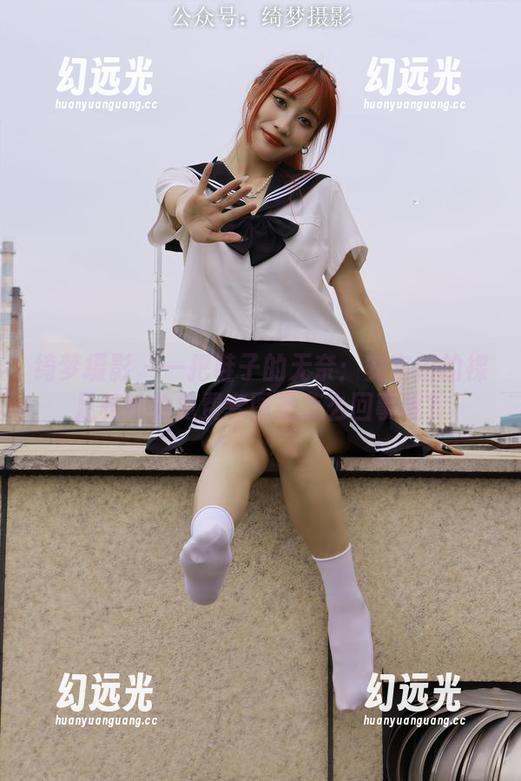 绮梦摄影 - 一把鞋子的无奈：安吉拉的裸足和她的免费套图是怎么回事呢？