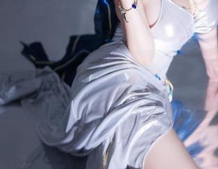 菌烨tako的玛修情人节女仆：一场衣服的魔术秀，快来分享一下吧！