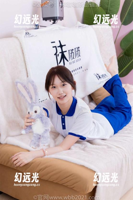 袜啵啵 - 甜甜圈更新来一波，最新油亮薄白丝合集，透明脚尖似乎在呼唤着我，一切好像又心机满满呢～