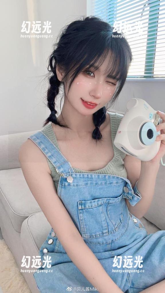 聚焦天台，贝儿酱Miki的合集，脑海里满是随意飘缈的思绪。