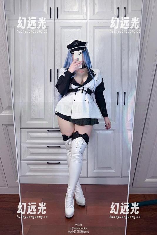 夏日清凉来自贝贝琪Becky：泳池边的高清资源，看得我肚子疼！