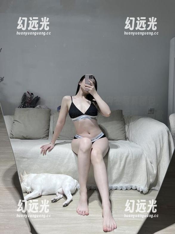 微密圈 - 翻开铁锤姐姐的内衣写真图包，顿时眼睛一亮，却又有点不知所措。抱歉，思绪有点飘了...