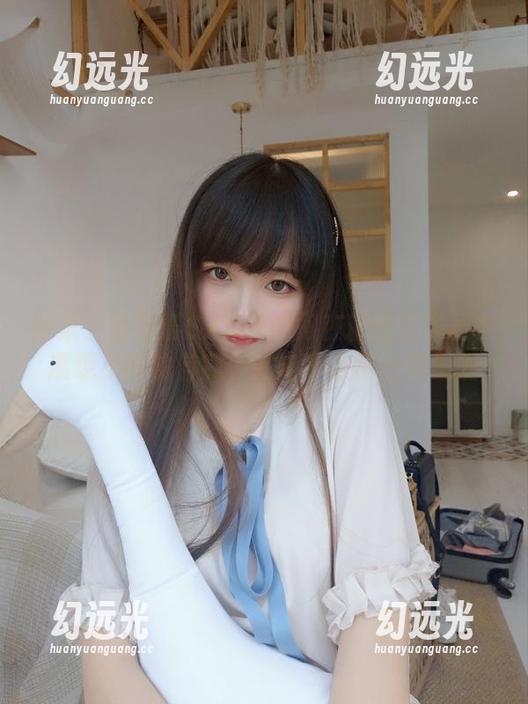 图集：看雪琪SAMA如何在粉色连衣裙中展现不同的自我，完全不在同一频道啦