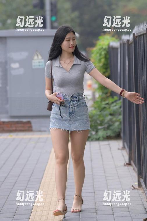 魔镜街拍 - 真正的肉丝套图：婷婷在寒风中展示了什么叫做冷艳